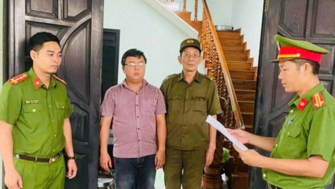 Bắt cửa hàng trưởng trạm xăng dầu 'đút túi' hơn 7 tỷ đồng với hành vi yêu cầu chuyển khoản tinh vi 