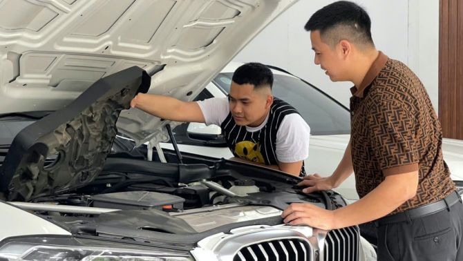 Ham vẻ ngoài long lanh khi mua xe cũ, nhiều người trả giá đắt vì ô tô từng đâm đụng được che giấu tinh vi