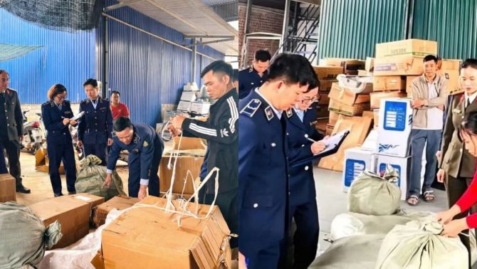Đột kích kho hàng tại Ninh Bình, phát hiện gần 6.000 thiết bị vệ sinh không rõ xuất xứ, 2 doanh nghiệp lĩnh phạt nặng