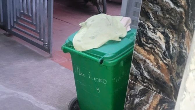 Phát hiện bé trai sơ sinh tử vong trong thùng rác ở Bắc Ninh, công an khẩn trương truy tìm thân nhân
