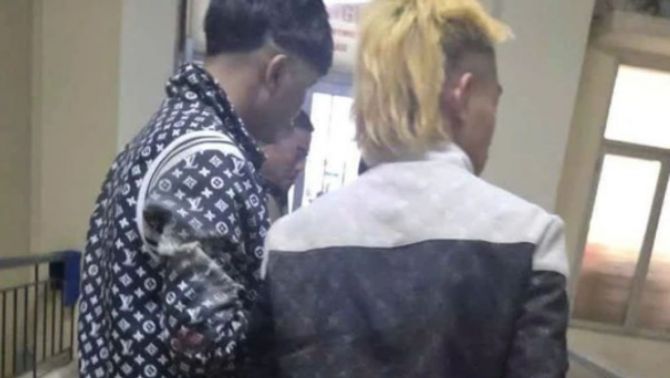 Xử lý hai thanh niên 'thông chốt' tông thẳng vào một CSGT phải đi cấp cứu, hé lộ mức phạt nặng