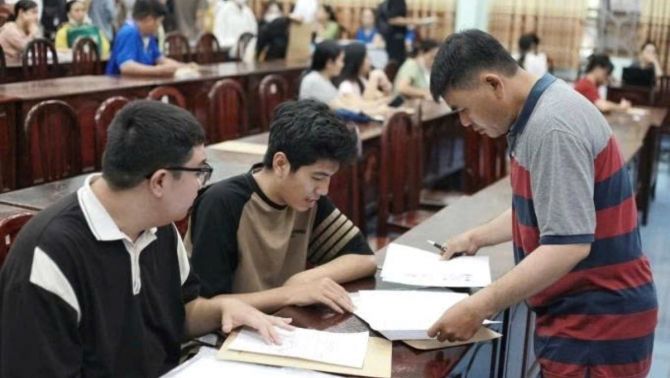 Dù đã ra trường, sinh viên sư phạm vẫn chưa nhận tiền hỗ trợ sinh hoạt, nhà trường nói gì?