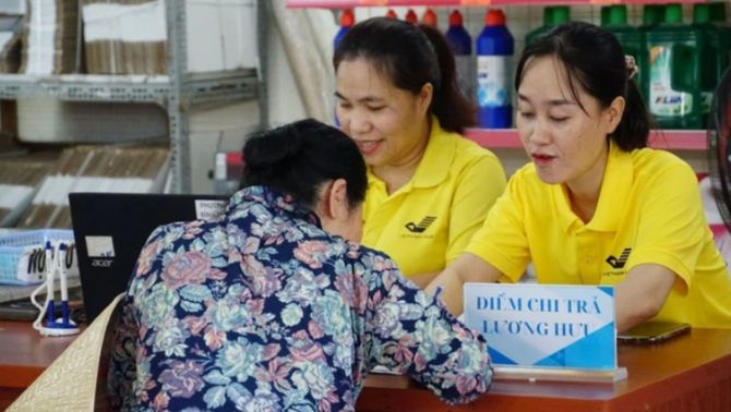 TP.HCM chốt lịch chi trả lương hưu và trợ cấp BHXH tháng 1/2026 với 3 mốc thời gian và 2 hình thức