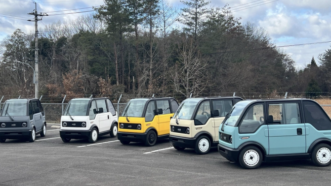 Điểm tin ô tô 2/1: Ô tô điện 180 triệu ‘gây sốt’, Porsche triệu hồi 173.000 xe vì lỗi camera lùi