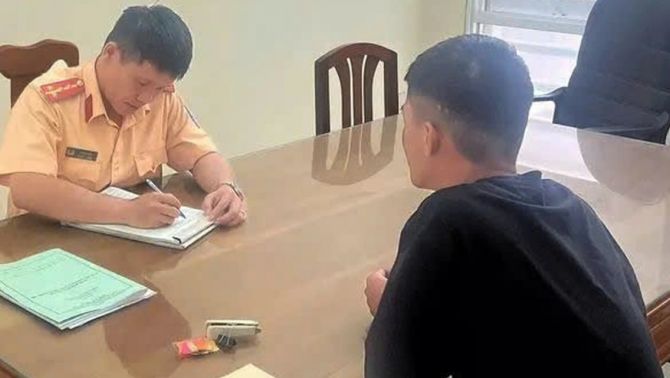 Clip xe biển xanh vi phạm giao thông: Danh tính người cầm lái, kết quả xử lý khiến nhiều người bất ngờ