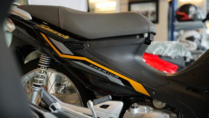 Tin xe hot đầu năm: Suzuki mở bán ‘huyền thoại xe số’ 115cc mới hạ bệ Honda Future giá 39 triệu đồng