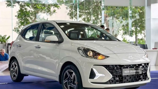 Tin xe hot 4/1: Hyundai Grand i10 áp đảo Kia Morning bằng giá lăn bánh siêu rẻ đầu tháng 1/2026