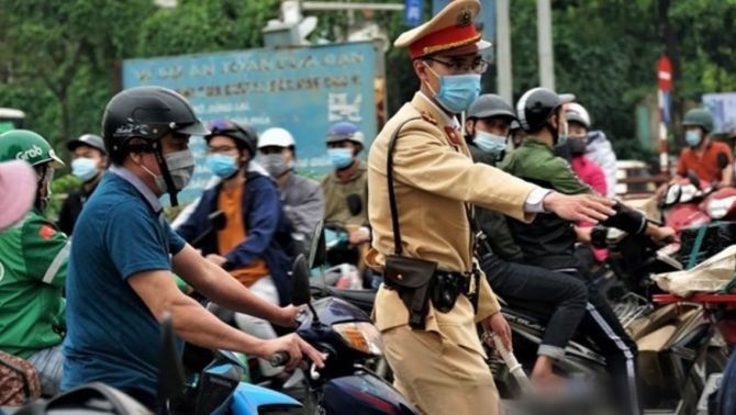 Vi phạm giao thông không chấp hành xử phạt: Quy định mới ảnh hưởng thẳng đến tiền lương từ 1.1.2026 