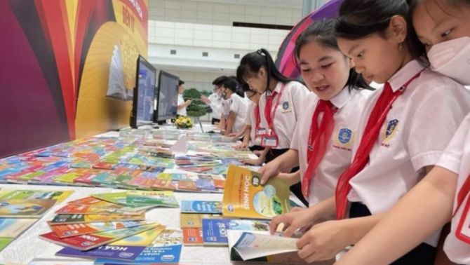 Chính thức: Học sinh cả nước dùng chung một bộ SGK và bỏ bằng tốt nghiệp THCS từ năm 2026