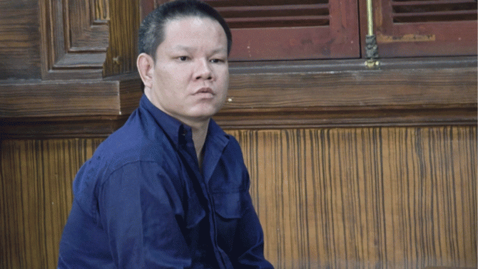 Nhầm cụ ông qua đường là nam thanh niên vừa ẩu đả, gã say rượu hành hung dã man khiến cụ tử vong 