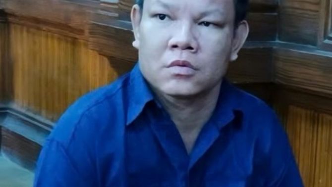 Uống rượu say rồi dùng ghế gỗ đánh nhầm cụ ông 74 tuổi tử vong, người đàn ông ở TP.HCM trả giá đắt