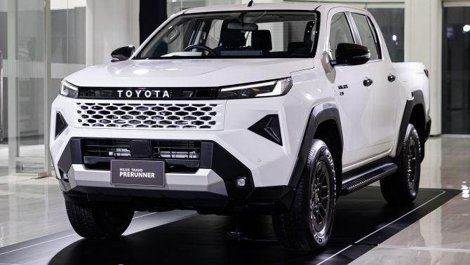 Toyota Hilux 2026 chốt ngày ra mắt: Động cơ 2.8L mới, giá từ 700 triệu đồng, ‘đe nẹt’ Ford Ranger