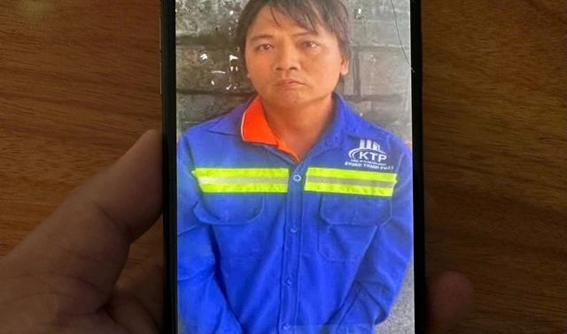 Ớn lạnh hiện trường cha dượng chém con riêng của vợ ngay trước cổng trường ở Đồng Nai, hé lộ lời khai máu lạnh