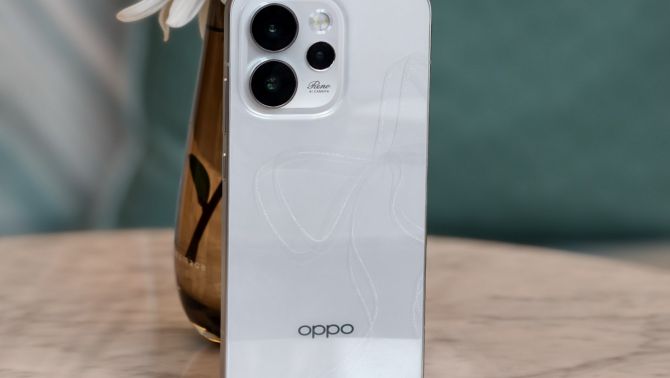Mở hộp OPPO Reno15 Pro Mini: Kẻ hủy diệt giá rẻ của iPhone 17 Pro, camera xịn so kè Galaxy S25 Ultra