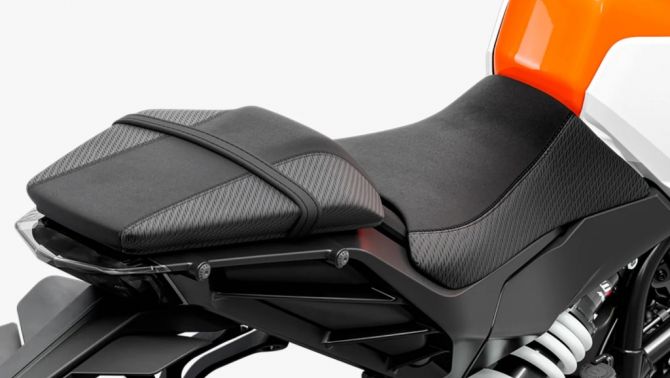 ‘Vua côn tay’ hơn 200cc mới chính thức ra mắt: Chất hơn Honda Winner R và Exciter 155, có ABS 2 kênh