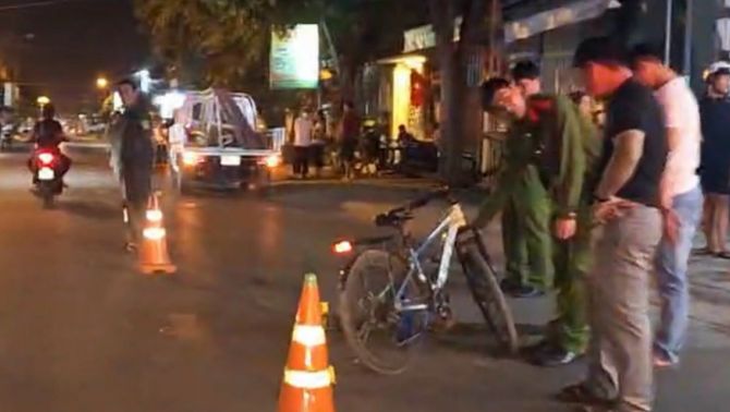 Hiện trường vụ tai nạn xe tải cán xe đạp khiến 1 em nhỏ tử vong thương tâm: Khẩn trương làm rõ nguyên nhân 