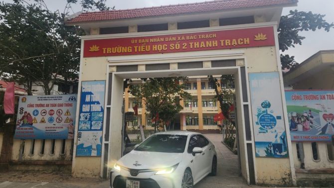 Không đứng lớp đủ giờ vẫn lĩnh phụ cấp đều đặn nhiều năm, loạt dấu hiệu sai phạm trường tiểu học Quảng Trị bị phản ánh