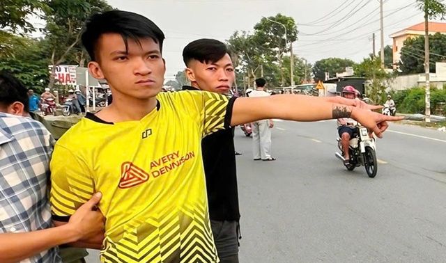 Nguyên nhân xót xa khiến người đàn ông chở vợ chết tức tưởi trên đường, 2 đối tượng bị bắt giữ khẩn