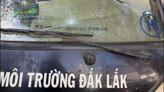 Tình tiết gây tranh cãi vụ công nhân vệ sinh môi trường tố bị chủ nhà tấn công khi làm nhiệm vụ 