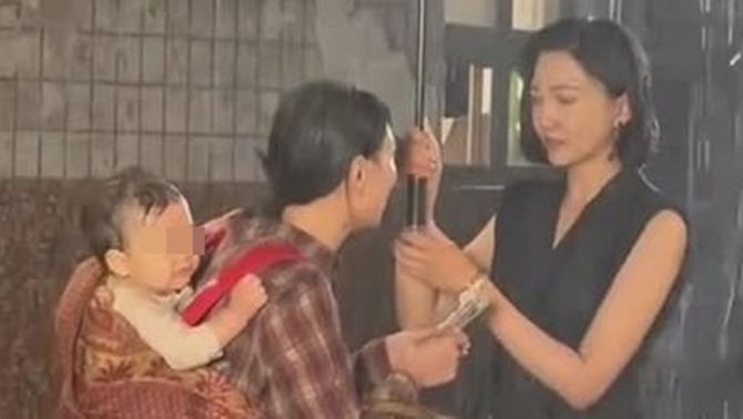 Bé sơ sinh bị đoàn phim hành hạ nhiều giờ, khóc đến rách cổ họng chỉ để gia đình nhận 3 triệu cát xê