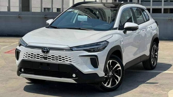 Nhận ưu đãi khủng, giá Toyota Corolla Cross lăn bánh còn cực rẻ giữa tháng 1/2026, đè bẹp Honda HR-V