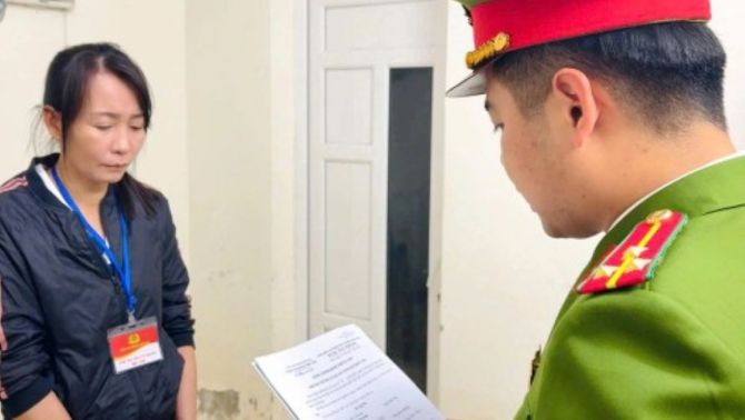 Trốn thuế rồi 'tuồn' thực phẩm trôi nổi vào trường học chế biến cho học sinh: Nữ giám đốc bị khởi tố