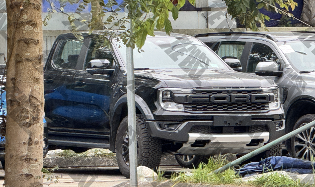 Ford Ranger Raptor máy xăng V6 lộ diện tại Việt Nam: Ước mơ của người Việt sắp thành sự thật