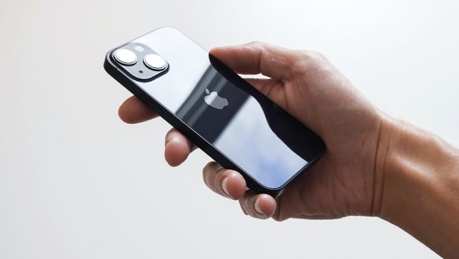 Mẫu iPhone tai thỏ, giá rẻ đáng mua nhất để chơi Tết, cấu hình dùng được nhiều năm nữa, hỗ trợ 5G