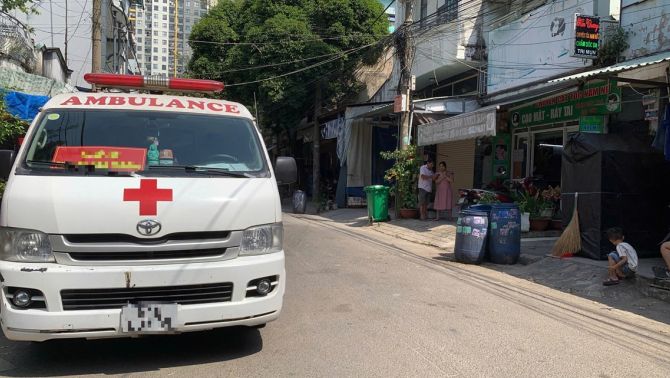 Danh tính người đàn ông tử vong trước phòng trọ bạn gái trong tư thế ám ảnh, hé lộ nguồn cơn sự việc