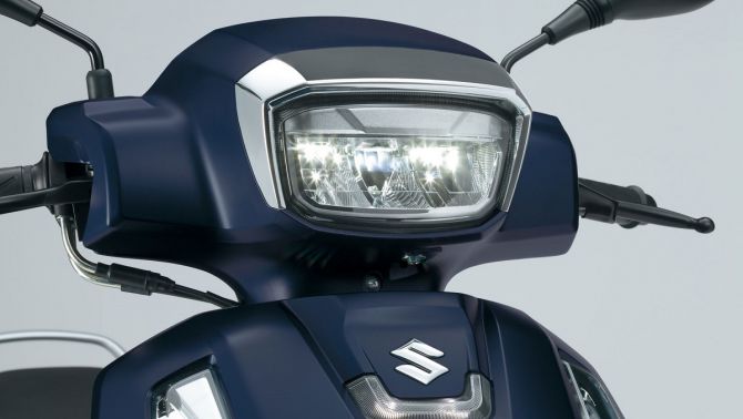 Suzuki chính thức ra mắt ‘xe ga quốc dân’ 125cc mới giá 61 triệu đồng: 'Chơi tới bến' Honda SH Mode