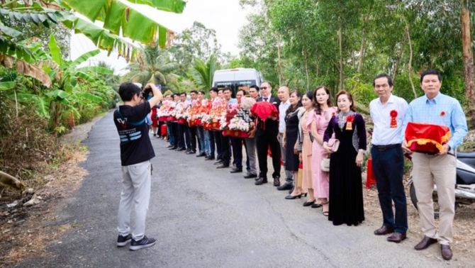 Thợ ảnh đi nhầm đám cưới, chụp trọn lễ người lạ: Chủ studio Cà Mau lên mạng tìm cô dâu, kể lại diễn biến hy hữu