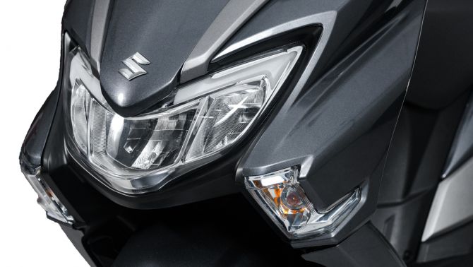 Suzuki chính thức ra mắt ‘huyền thoại xe ga’ 125cc mới giá 69 triệu đồng: Chơi sát ván Honda SH Mode