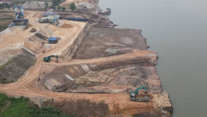 Lấn sông Đà giữa ban ngày: Phú Thọ khẩn trương vào cuộc