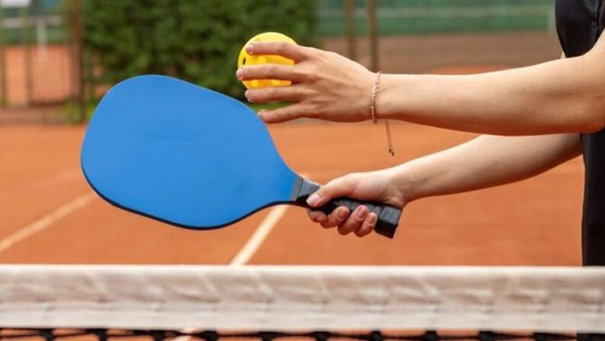 Vỡ túi ngực 'thầm lặng' khi chơi pickleball, một phụ nữ gửi lời cảnh báo tới hội chị em