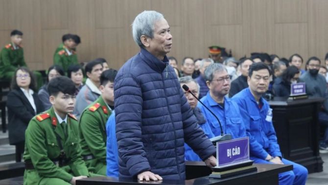 Xét xử cựu Chủ tịch Vicem: Khai nhận 200 triệu đồng 'quà Tết' nhưng nói không mở, không biết gì