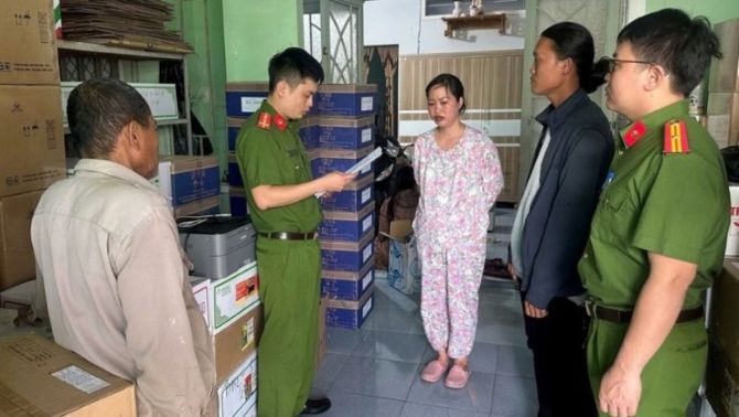 Phá đường dây buôn thuốc bảo vệ thực vật giả, thu hơn 21.000 sản phẩm: 'Bà trùm' chịu án 20 năm tù?