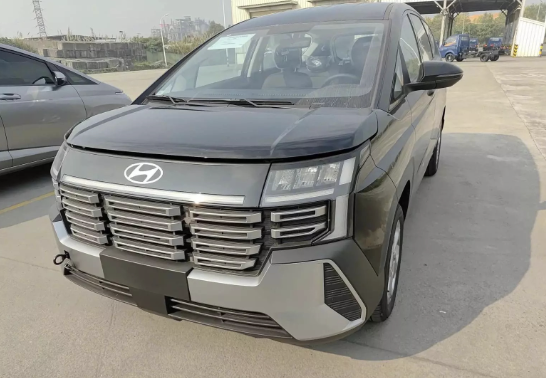 Hyundai Stargazer 2026 lộ diện tại Việt Nam: Thiết kế vuông vức hơn, sẵn sàng đấu Mitsubishi Xpander