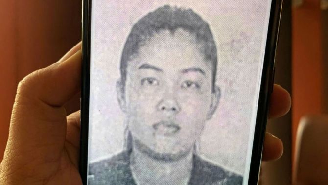 Nghi án dùng đũa vuốt nhọn đâm thủng mặt cô gái rồi rời khỏi hiện trường, công an thông báo nóng