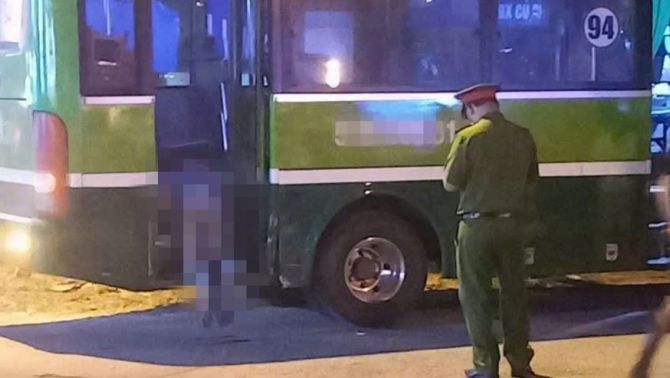 Hiện trường xe máy va chạm với xe buýt, thanh niên 23 tuổi bị hất văng tử vong tại chỗ, nguyên nhân ám ảnh