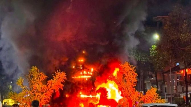 Hiện trường cháy đen tiểu cảnh trang trí Tết ở Hà Tiên, linh vật ngựa bị thiêu rụi, lộ nguyên nhân