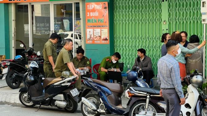 Không thấy chồng dậy tắt báo thức, vợ hoảng sợ khi phát hiện chồng đã tử vong: Lời khai của người vợ