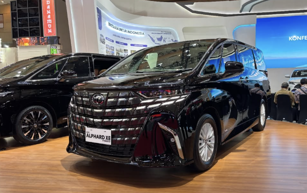 Toyota Alphard tung bản ‘dễ tiếp cận’ tại Đông Nam Á: tinh giản tiện nghi để mở rộng tệp khách hàng