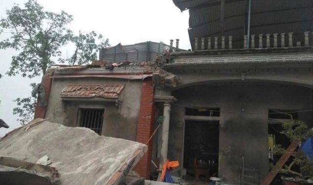 Sau tiếng nổ như bom, ngôi nhà ở Hưng Yên đổ sập kèm theo khói lửa, 1 người đàn ông tử vong tại chỗ