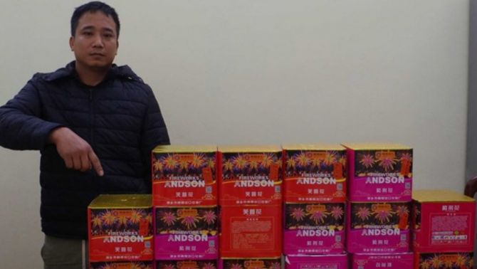 Dừng container trên quốc lộ Ninh Bình, công an phát hiện pháo nổ giấu kín, hé lộ thủ đoạn buôn bán pháo lậu tinh vi