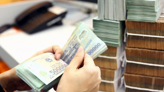 Lãi suất liên ngân hàng giảm sâu về 4%: Áp lực thanh khoản đã qua đỉnh?