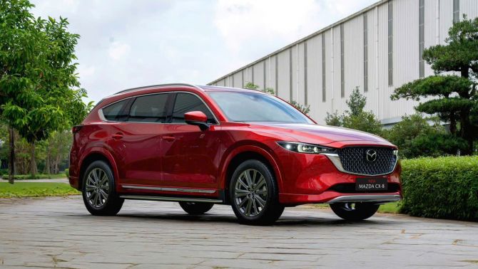 Mazda CX-8 giảm giá lăn bánh giữa tháng 2/2026 rẻ bậc nhất phân khúc cỡ D, đại chiến Ford Everest