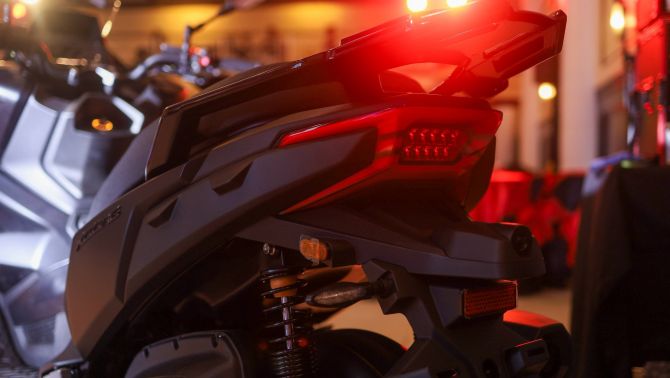 Tuyên chiến Honda SH, ‘vua xe ga’ mới đẹp hơn Air Blade ra mắt, có màn TFT khủng, giá 105 triệu đồng