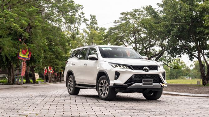 Quyết ‘ăn thua đủ’ với Ford Everest, Toyota Fortuner giảm giá lăn bánh giữa tháng 2/2026 cực rẻ