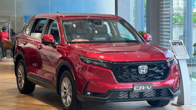 Giá lăn bánh Honda CR-V giữa tháng 2/2026 giảm sâu ‘hiếm khi thấy’, quyết cho Mazda CX-5 ‘bật bãi’
