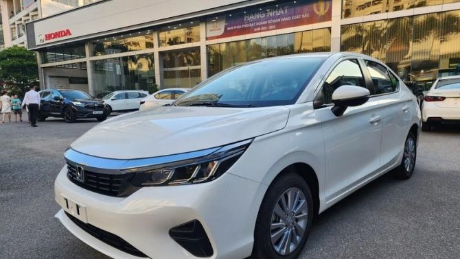 Honda City giảm giá lăn bánh cực sâu giữa tháng 2/2026, quyết chiến Hyundai Accent và Toyota Vios
